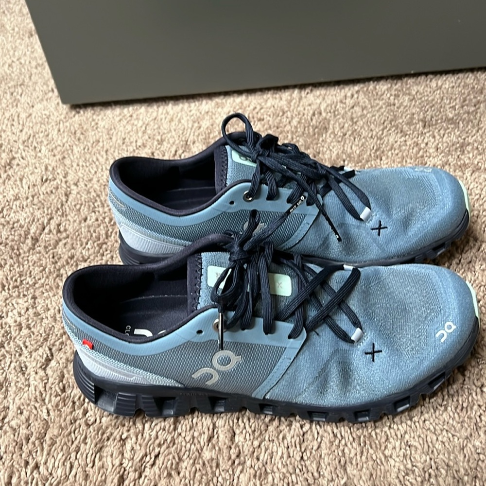 On Cloud like new size 8.5 Worn only once, too narrow for me